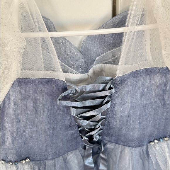 Elegant Blue and White Gown for Girls - Picture 5 of 5